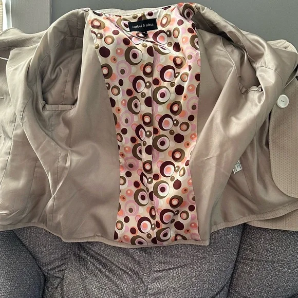 Tailored Tan Suit Jacket with 3/4 Sleeves - Picture 9 of 11